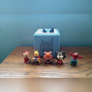 LIKE NEW Tonies Bundle! Includes 5 Tonie Characters & Charger.